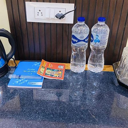 Hotel Mandir Saket Bhawan Ayodhya Zewnętrze zdjęcie