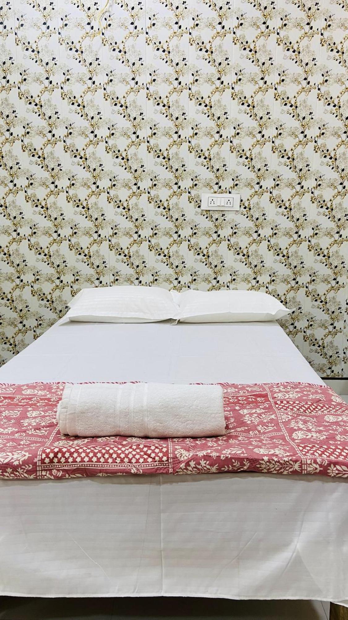 Hotel Mandir Saket Bhawan Ayodhya Zewnętrze zdjęcie