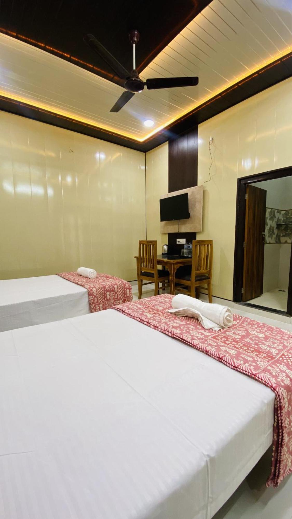 Hotel Mandir Saket Bhawan Ayodhya Zewnętrze zdjęcie
